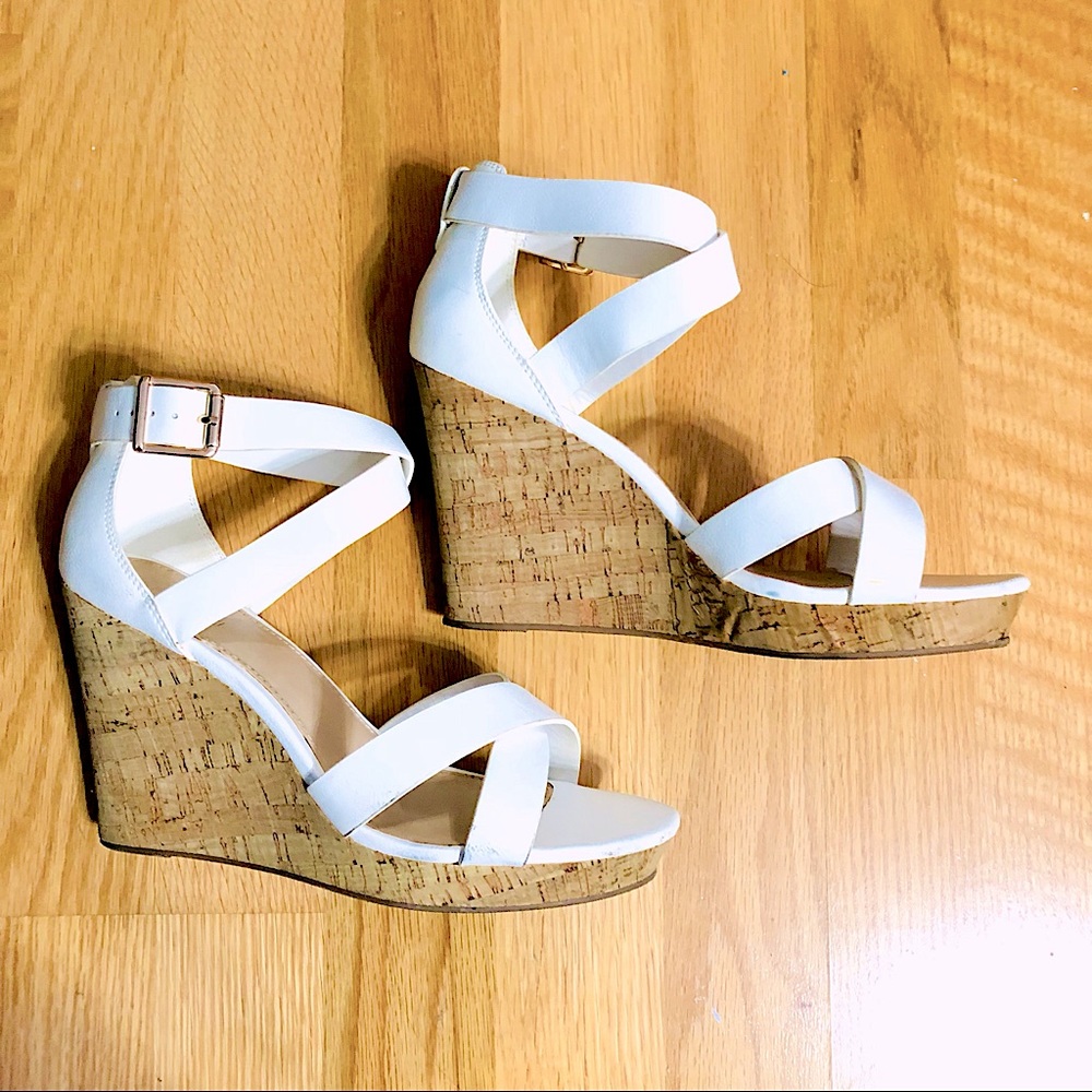 Forever21 white wedges size7